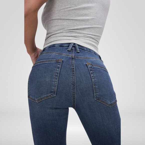 NWT - GOOD AMERICAN - GOOD PETITE FLARE JEANS - SIZE 8/29 - Picture 5 of 5